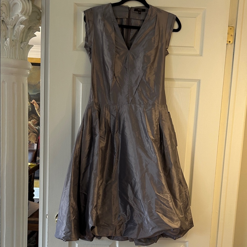 Vera Wang Silver V-Neck A-Line Prom Dress